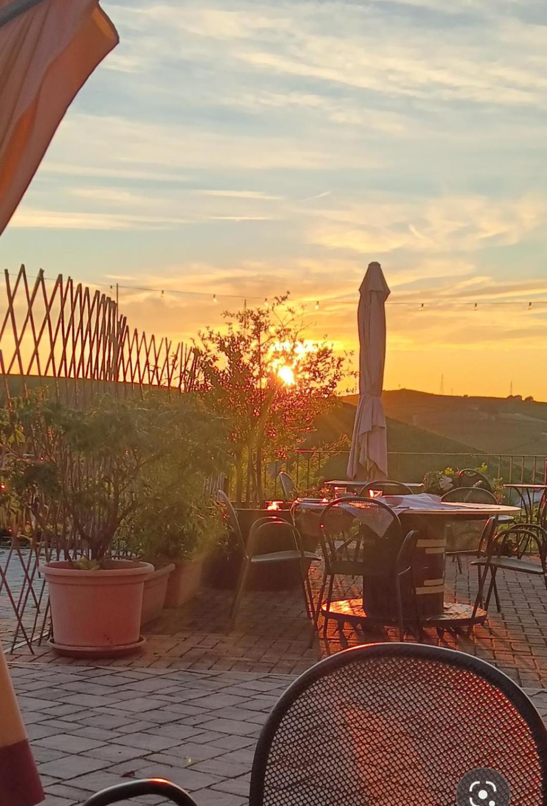 Il Borgo B&B Castellinaldo Buitenkant foto