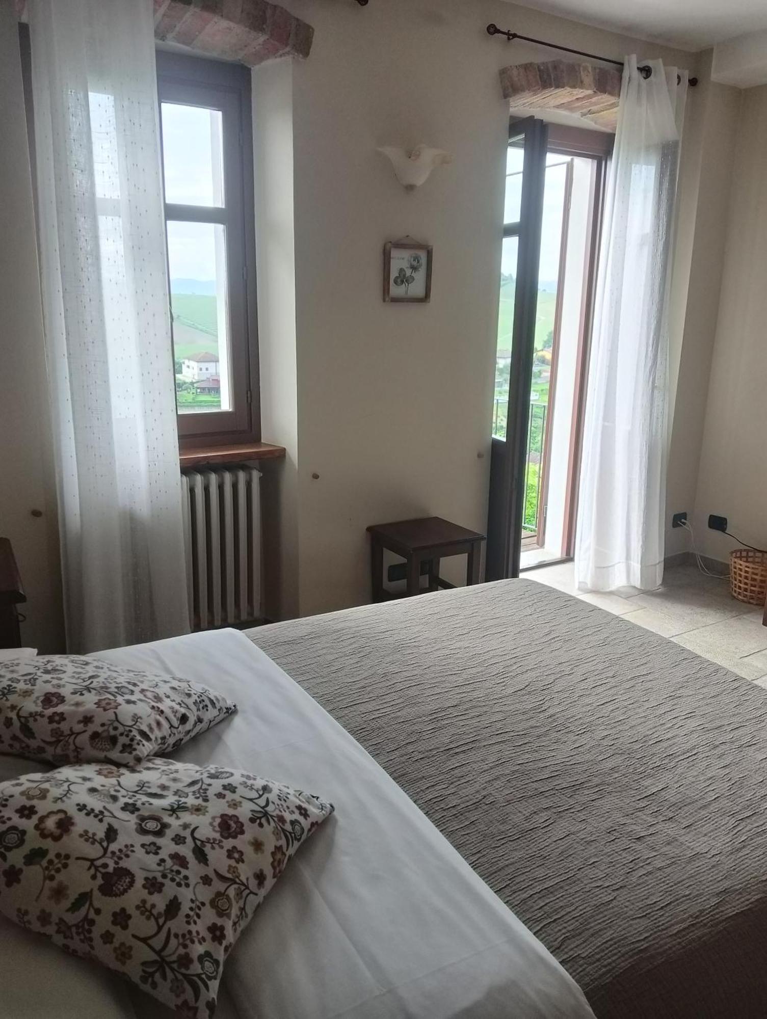 Il Borgo B&B Castellinaldo Buitenkant foto