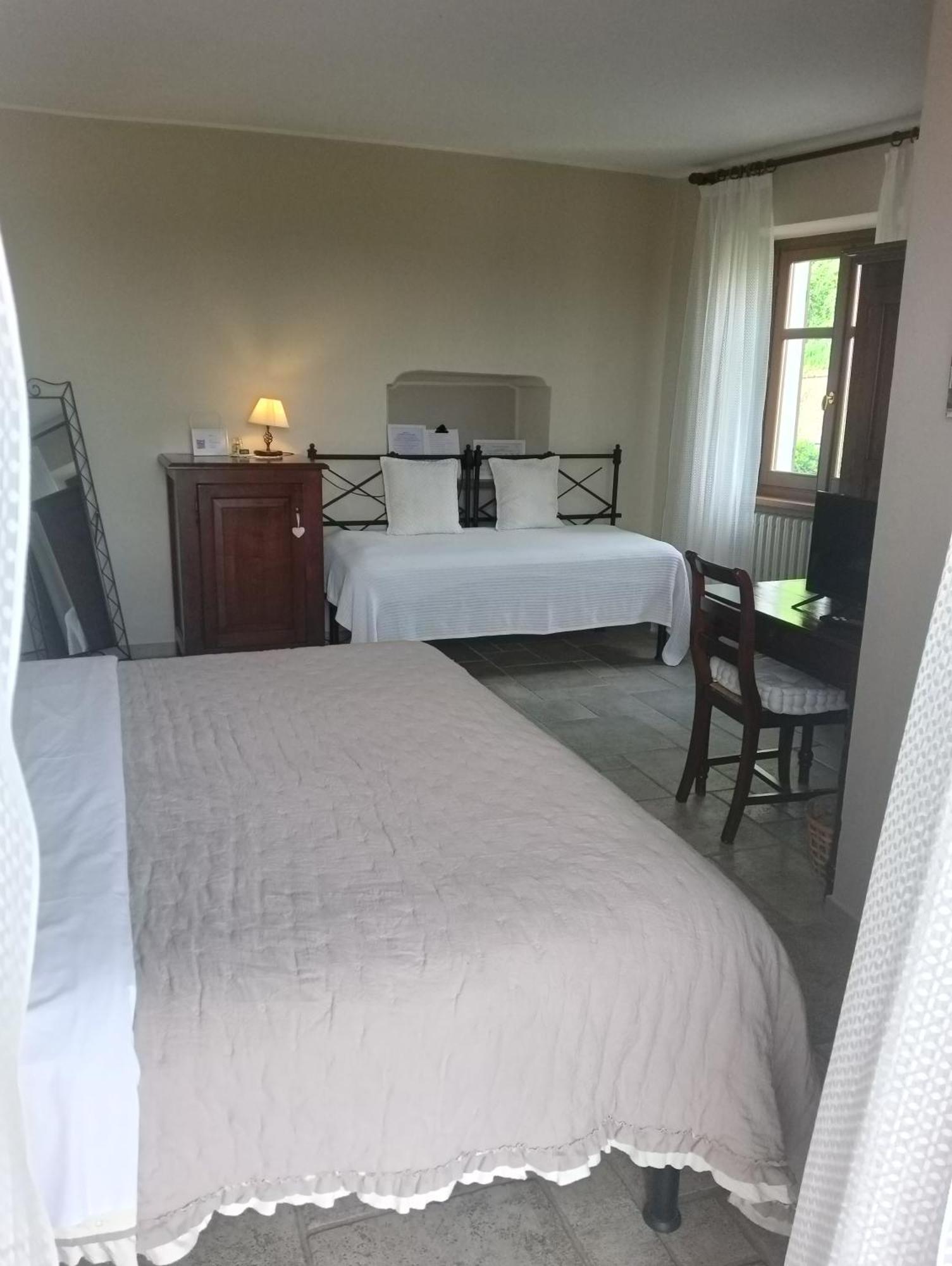 Il Borgo B&B Castellinaldo Buitenkant foto